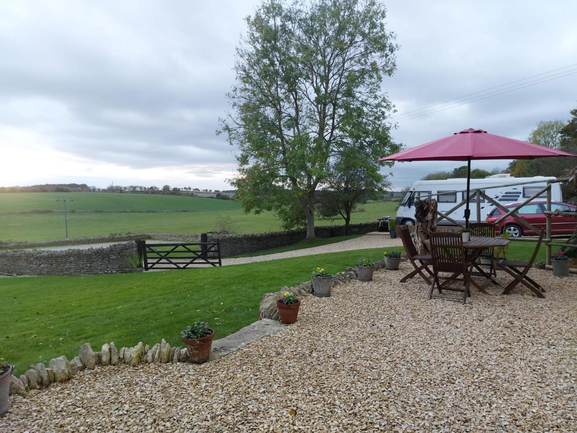 Thames Head Wharf - Historic Cotswold Cottage With Stunning Countryside Views 赛伦塞斯特 外观 照片